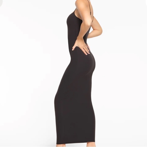 Skims Fits Everybody Long Slip Dress XL - mordernwear.com Skims Fits Everybody Long Slip Dress XL - mordernwear.com